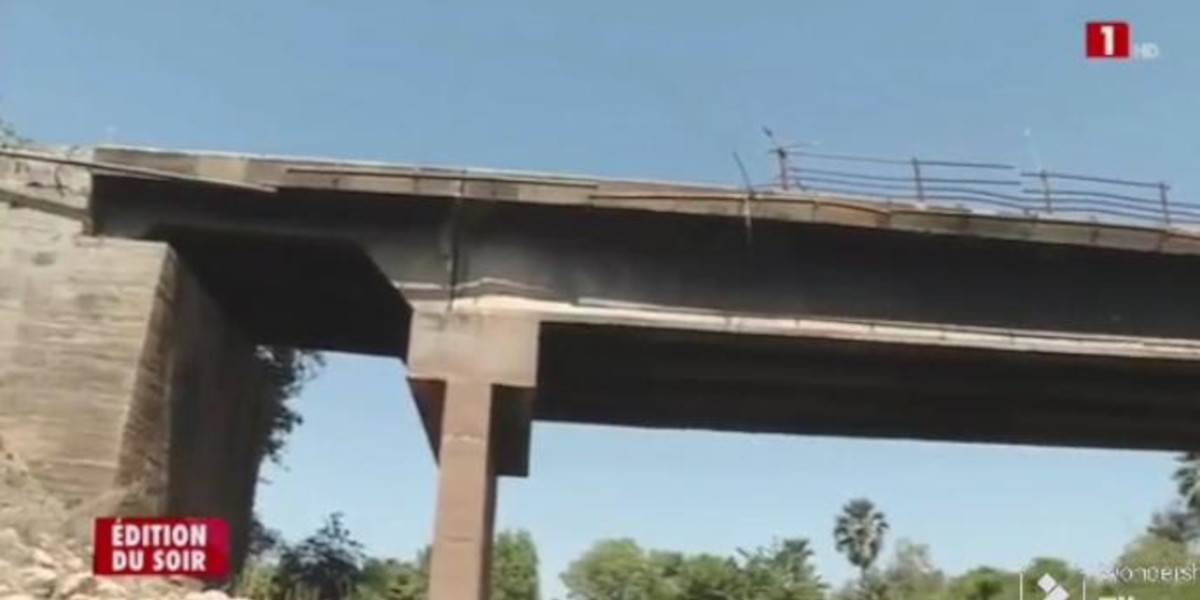 Route Nationale 1 traversant Wassadou